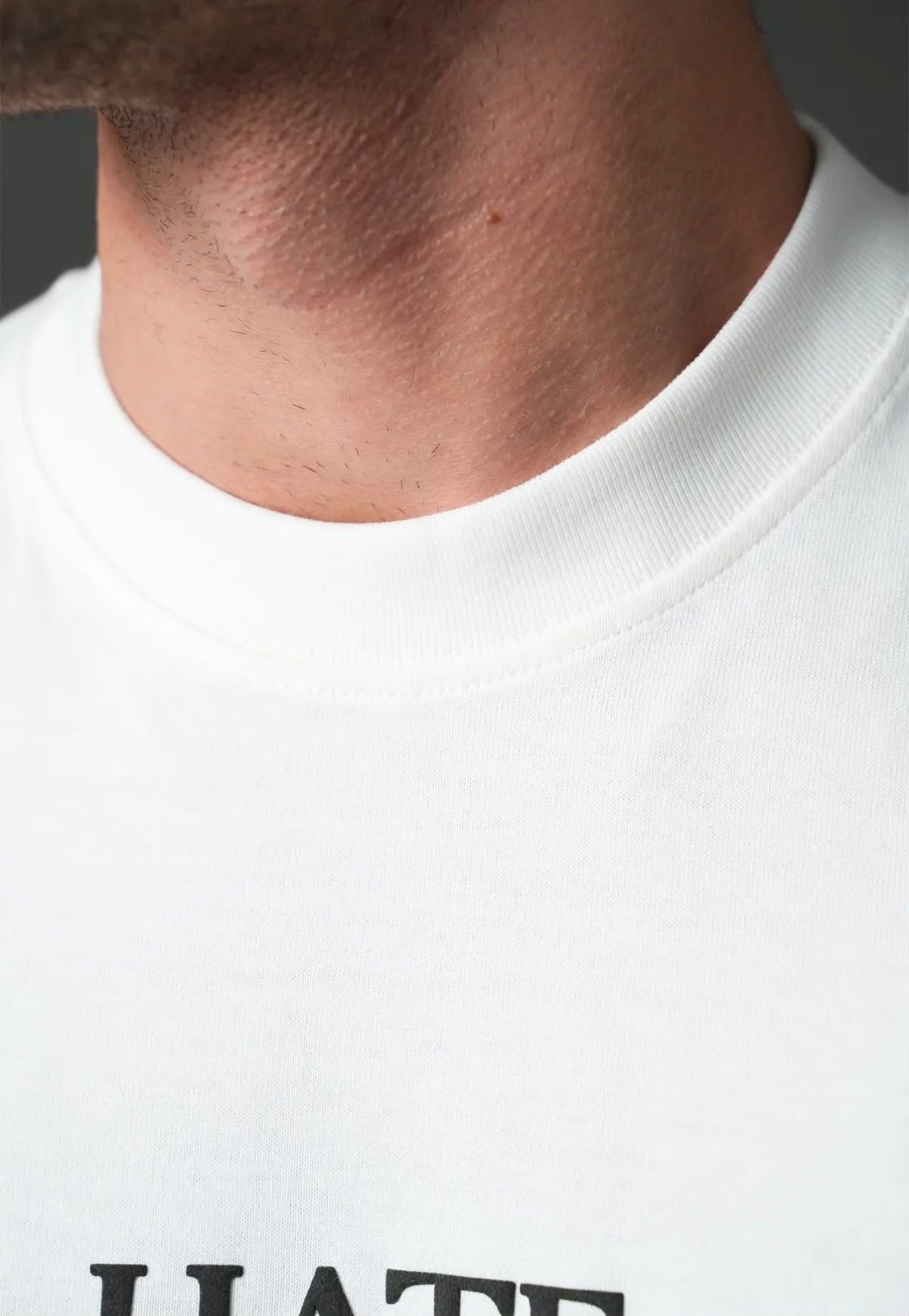 T-shirt Hate Less Love More